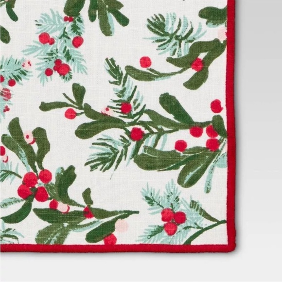 THRESHOLD NWT 100% cotton reversible Christmas berries -14x72 - Picture 2 of 3
